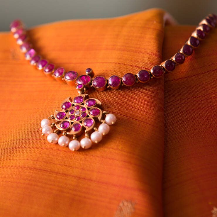 KMN 100 - Antique Ruby Addigai