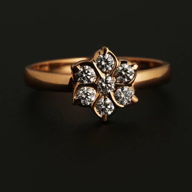 KMN 286 - Classical Seven Stone Diamond Ring